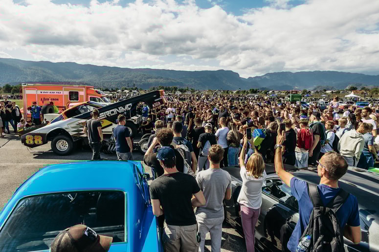 Glavna fotografija članka:(FOTO) Steza letališča v Lescah bo to soboto gostila adrenalinski dogodek Head2Head. Kaj bo mogoče videti?
