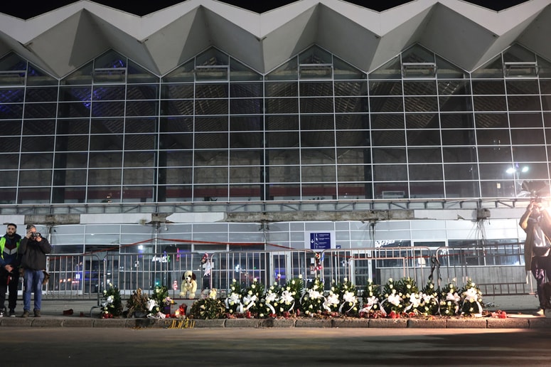 V Srbiji že skoraj vse od lanske tragedije potekajo protesti študentov, ki zahtevajo, da odgovorni za tragedijo, v kateri je umrlo 16 ljudi, stopijo pred roko pravice.