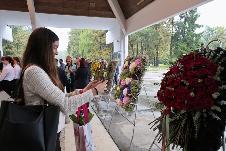 Na ogled je bila razstava cvetličnih aranžmajev Cvetličarne Aralija.  