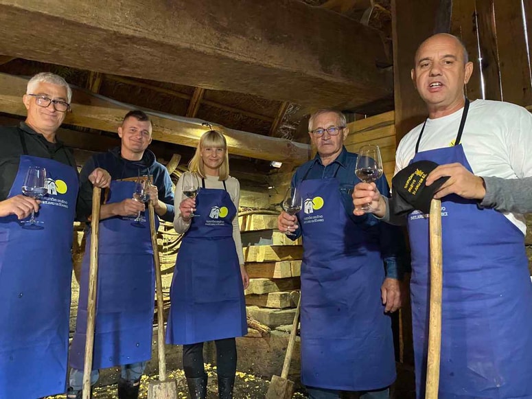 Kučenje jabolk je tradicija, ki jo v občini Sveti Jurij ob Ščavnici skrbno negujejo. 