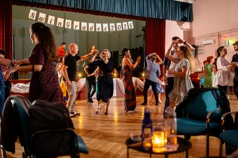 Skupnost plesalcev swinga na Koroškem se širi, društvo šteje preko 40 članov.