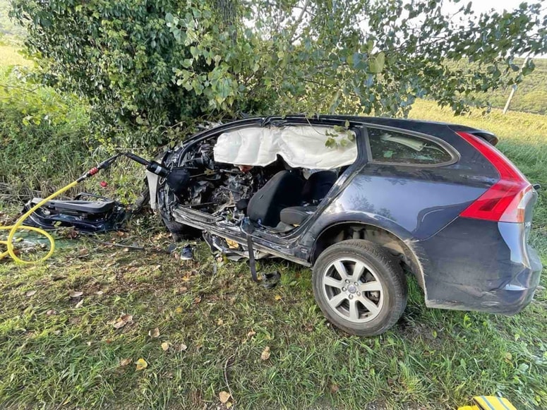 Posledice hude prometne nesreče med Sečovljami in Dragonjo