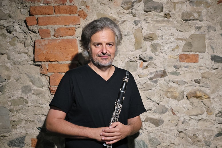 Mate Bekavac: "Manjša je država, bolj se širokousti, večjo solidarnost in podporo izraža. V bistvu pa ne more narediti nič." 