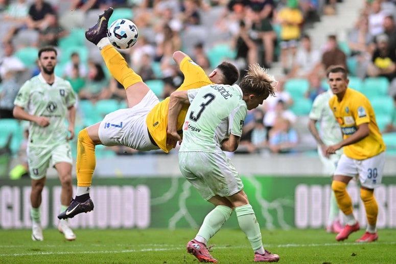 Glavna fotografija članka:Šport na TV