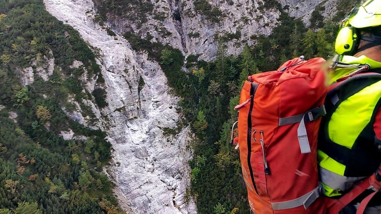 Reševanje nemške pohodnice na območju Ponce, ki je v nesreči umrla.