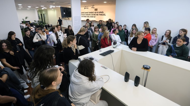 Dijake in dijakinje je zanimalo, kako poteka novinarsko delo. 