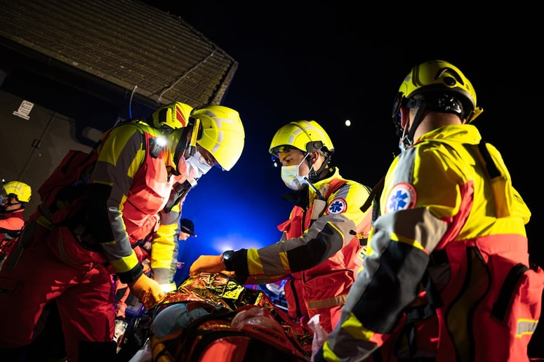 Ekipe se pomerijo tudi v scenarijih, ki odražajo realne situacije, v katerih se srečujejo ob svojem delu.