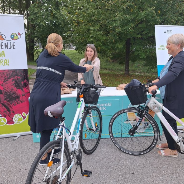 Kolesarji in kolesarke se bodo lahko jutri okrepčali na zaključnem kolesarskem zajtrku na Vodnikovi cesti. 