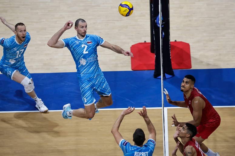 Ko se srednji bloker prelevi v napadalca, ni nič manj uspešen, kot je v bloku. 