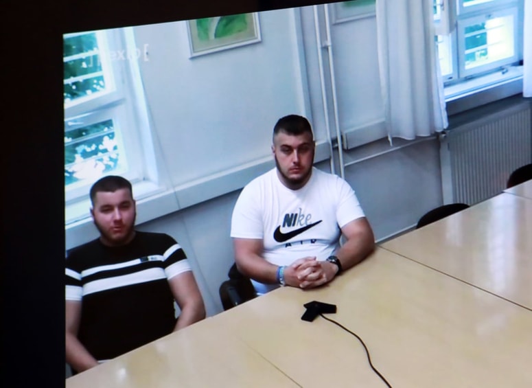 Arsen Novak in Leonardo Novak zanikala krivdo za nasilništvo in povzročitev hude poškodbe. 