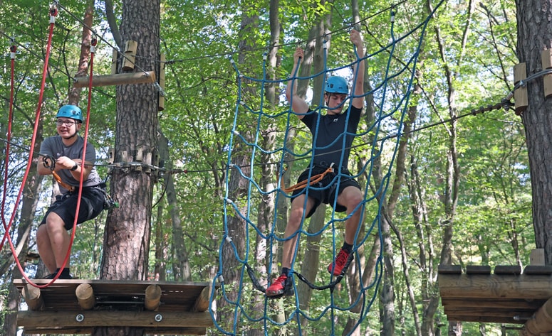 Park je z razlogom pustolovski in adrenalinski, saj se šesta proga vzpenja na višini osmih metrov. 