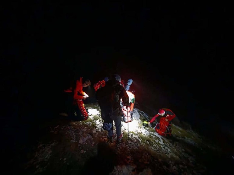 Za tolminskimi in bohinjskimi gorskimi reševalci je naporna akcija.