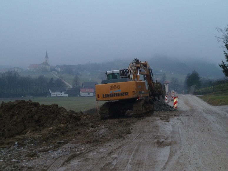 Gradnja omrežja RUNE v Šmartnem v Rožni dolini. 