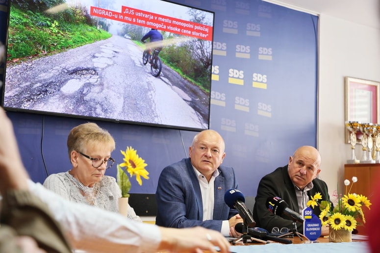 SDS-ovo Analizo komunalnih cen so predstavili Ljuba Jančič, Franc Kangler in Milan Mikl