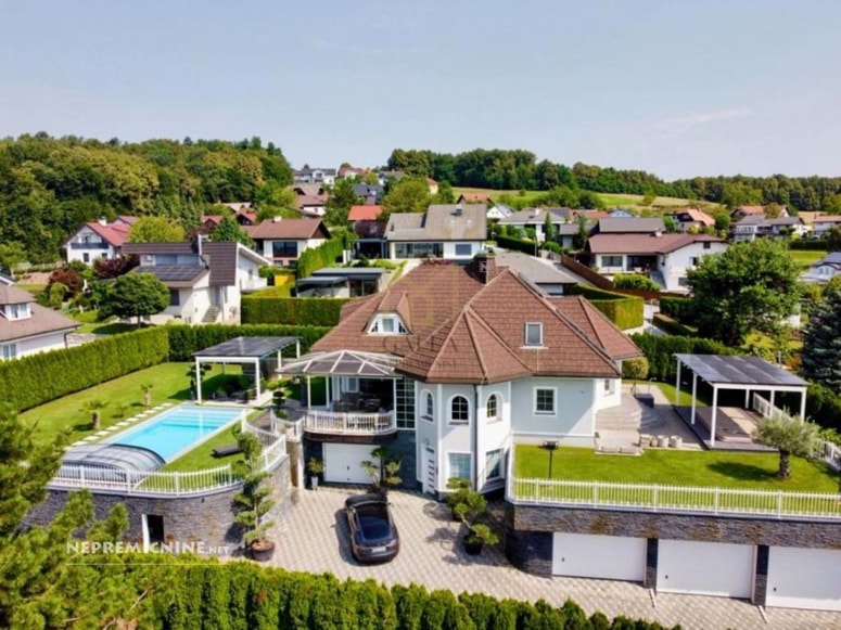 Nekdanja vila Mirana Vuka je spet naprodaj. 