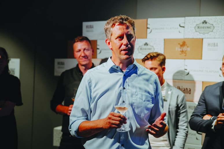 Glavna fotografija članka:Vina HUBA z dušo gričev in ljudi