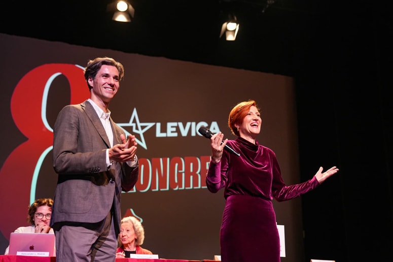 Luka Mesec in Asta Vrečko na kongresu stranke Levica 