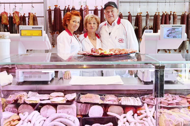 Kristijan in Erika Nikl sta leta 1984 odprla skupno mesnico, danes znano kot Mesarstvo Nikl. Podjetje zdaj vodi njuna hči Klavdija Nikl. 