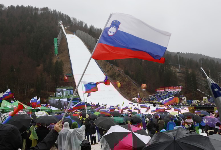 Glavna fotografija članka:Vlada soglaša s povečanjem planiške letalnice