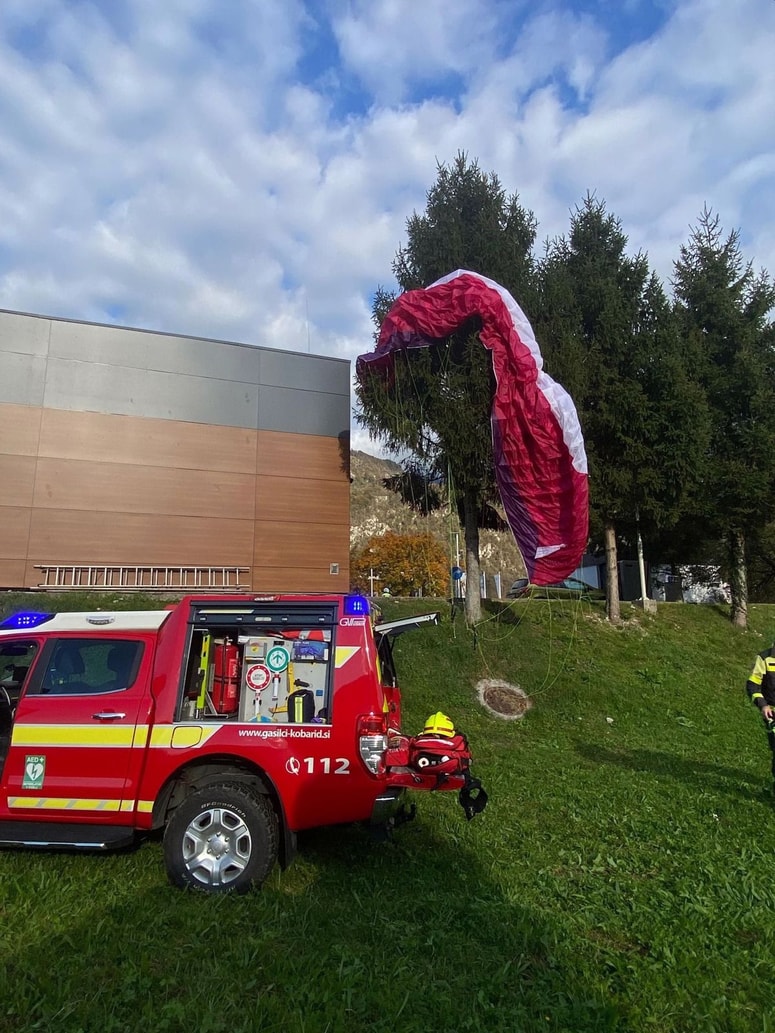 Nesreča nemške jadralne padalke v Kobaridu