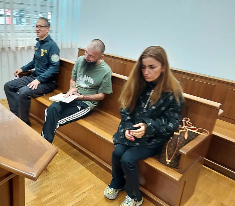 Beka Karanadze se na celjskem sodišču ni pustil motiti, ves čas je bral knjigo, ko mu je sodnica dejala, da mu sodbe ni treba poslušati, ga je kar odneslo iz sodne dvorane. 