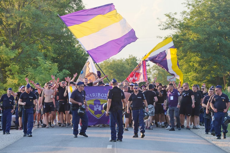 Glavna fotografija članka:Viole iščejo prazne stene za risanje grafitov. Bo Maribor kmalu obarvan v vijoličasto?