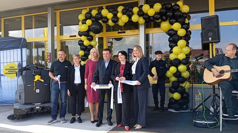 Otvoritev največjega Kärcher Centra v Sloveniji na Teznu. Trak sta slavnostno prerezali direktorica Kärcher Slovenija Helena Walland, regionalna predsednica za vzhodno Evropo Lilia Sedlar in podžupan Mestne občine Maribor Srečko Vilar.