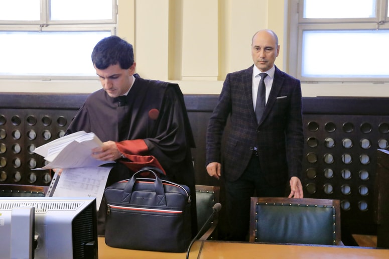 Če sodišče ne bo sprejelo novih dokaznih predlogov, bi se sojenje Matjažu Kovačiču in soobtoženim za domnevno sporne posle na Hrvaškem lahko počasi zaključilo. 