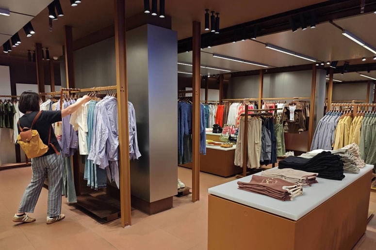 Prva trgovina Urban Revivour v Šanghaju. 