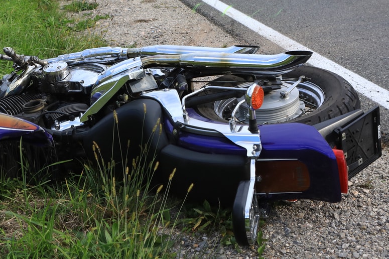 26 motoristov je lani umrlo v trčenjih, večino nesreč so ti vozniki zakrivili sami. 