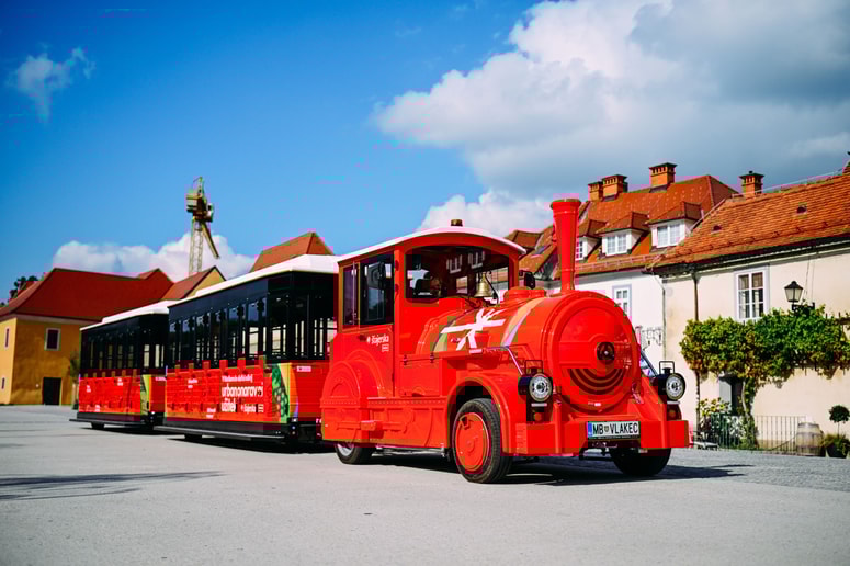 Vožnja z vlakcem bo trajala približno eno uro. 