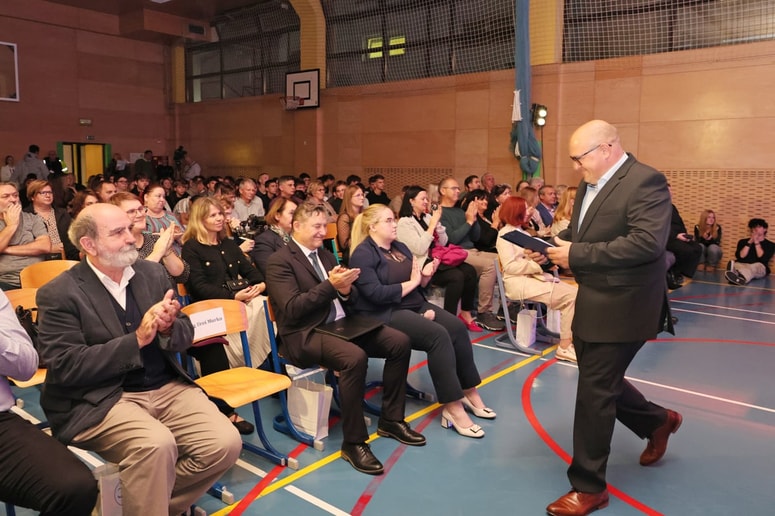 V prostorih doma so pripravili osrednjo prireditev, na kateri so se zbrali nekdanji in sedanji dijaki, zaposleni, predstavniki ministrstva in številni gostje.