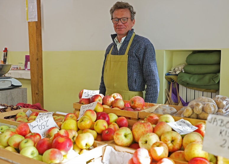 Skokovi iz Rošpoha pri Kamnici imajo zasajenih približno 5,5 hektarja jablan. 