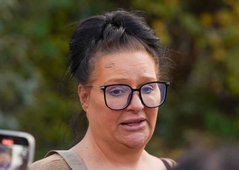 Mati ubitega Caroline Willgoose je po izredku kazni pred sodiščem dejala, da obsojenec na sodišču ni kazal, da bi mu bilo žal za sovje dejanje.