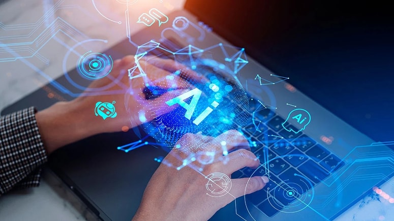 Dijaki pri seminarskih nalogah vse pogosteje uporabljajo umetno inteligenco, a morajo pri predstavitvah pojasniti, kako so prišli do vsebine, in argumentirati svoje ugotovitve. 