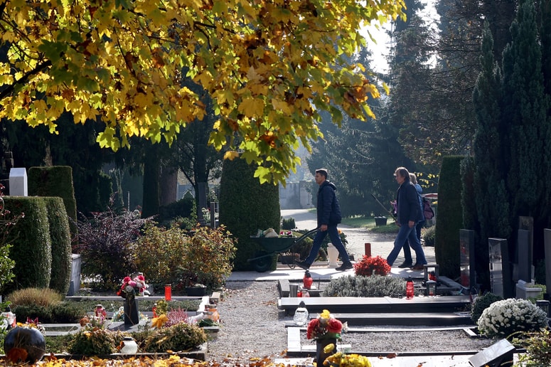 Glavna fotografija članka:(REKLI SO) Uršula Cetinski: Kaj razmišljati ob prvem novembru