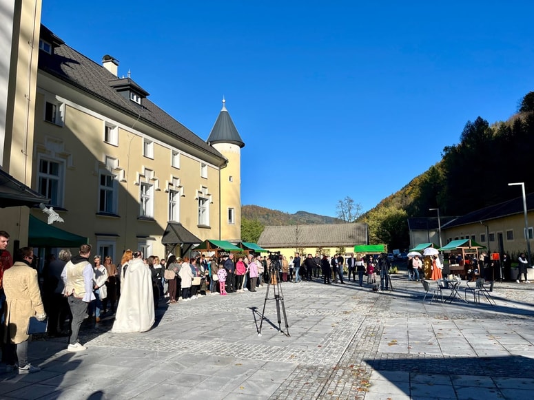 S pestrim programom so dijaki in dijakinje obeležili 100. obletnico smrti Hansa Kometra 