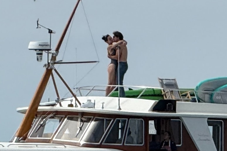 Santa Barbara. In ob njeni obali nov parček, ki si je izmenjal nekaj strastnih poljubov. 