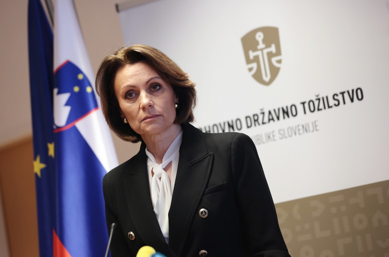 Generalna državna tožilka Katarina Bergant je dejanje ostro obsodila. 