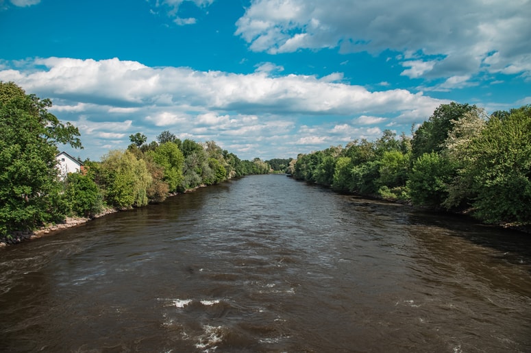 S formalnim odvzemom koncesije Dravskim elektrarnam za gradnjo hidroelektrarn na reki Muri se bo dokončno zaprlo poglavje, ki vsake toliko časa močno razburja nevladnike. 