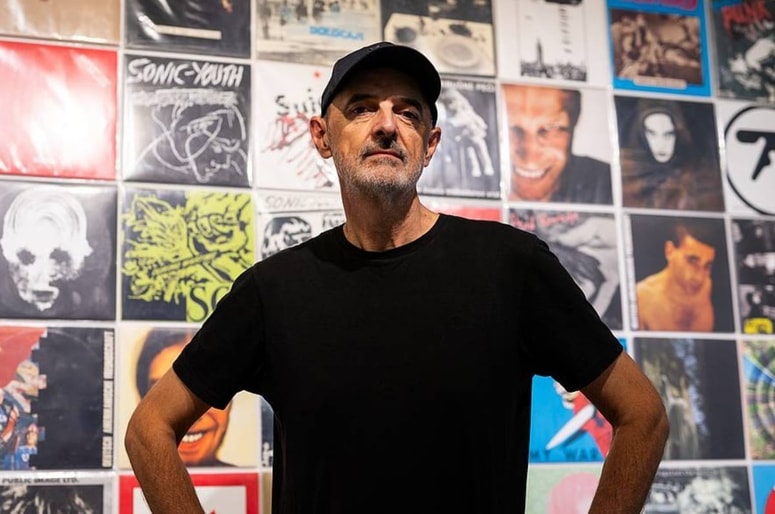 Sound(less)/(Brez)zvočno je prva samostojna razstava Dragana Vojvodića v Mariboru. 