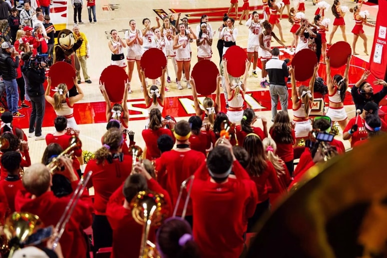 Glavna fotografija članka:Štajerska najstnica v ZDA blesti pred več kot 5000 gledalci