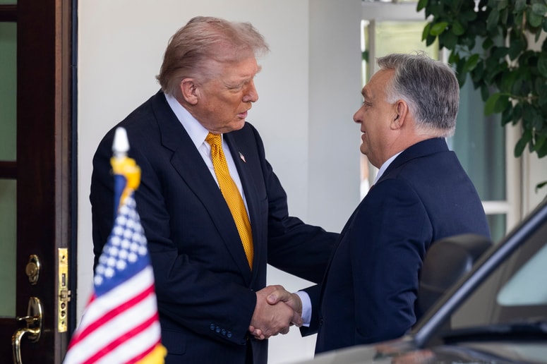 Glavna fotografija članka:Trump Madžarsko izvzel iz sankcij zaradi kupovanja ruske nafte. Kaj bo Budimpešta naredila v zameno?