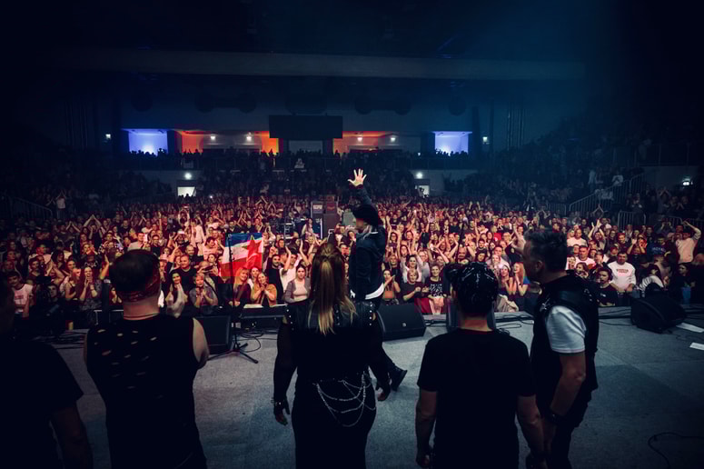 Napolnili so dvorano Tabor. 