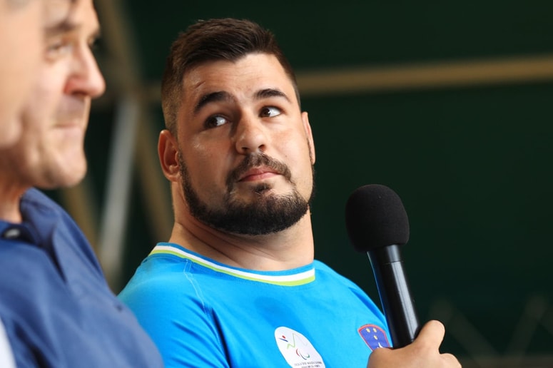 Glavna fotografija članka:Da je hlod, da igra žrtev: Darko Đurić razkril, s kakšnimi žaljivkami se je soočal v karieri