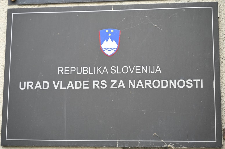 Glavna fotografija članka:Za direktorja urada za narodnosti štirje kandidati