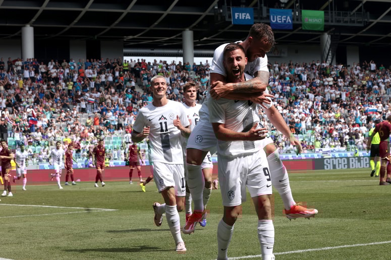  Andraž Šporar je vesel, da spet zabija gole, ki bodo v naslednjih dveh tekmah nujno potrebni. 