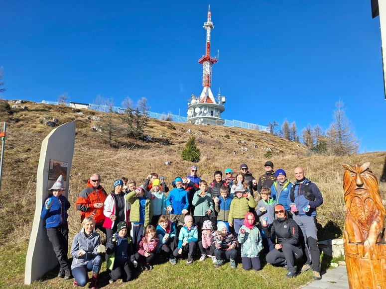 Glavna fotografija članka:(FOTO) Na Uršlji gori kamenčki prijaznosti povezujejo generacije