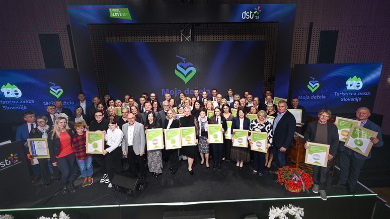 Glavna fotografija članka:Nagrade Turistične zveze Slovenije: Ravne z zlatim, Slovenj Gradec s srebrnim znakom gostoljubnosti