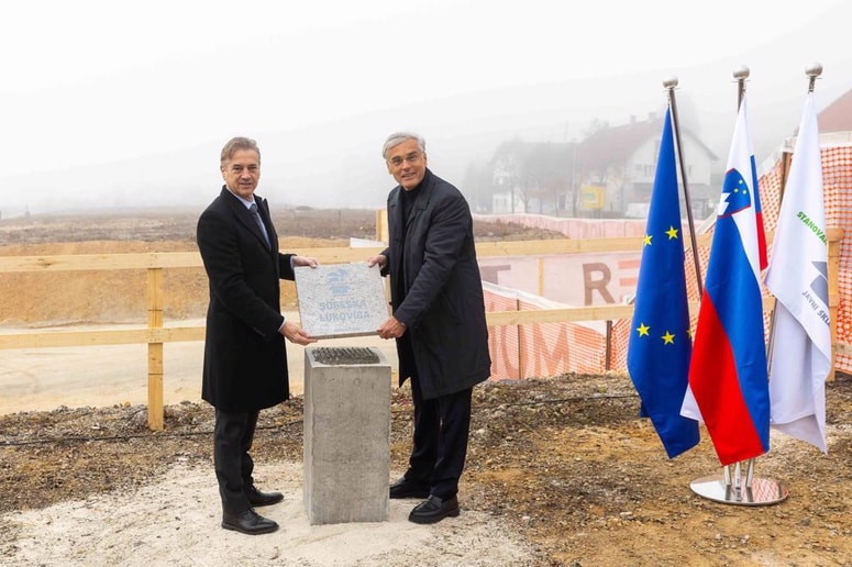 Temeljni kamen sta položila premier Golob in predsednik uprave SSRS Remec 